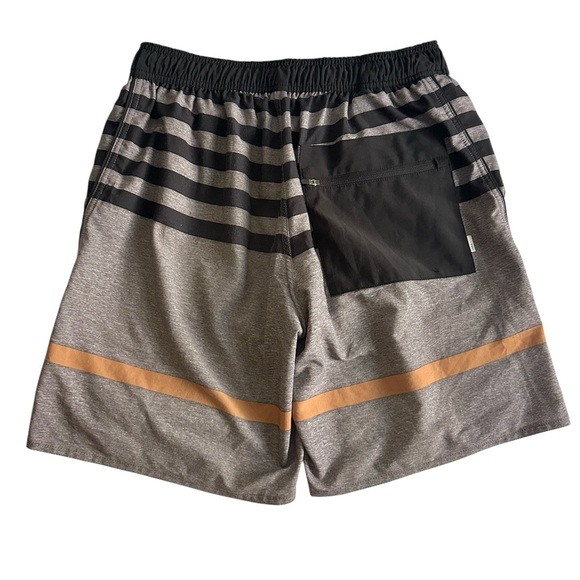 Vuori Trail Runner Short 7” - SMALL - Picture 3 of 7